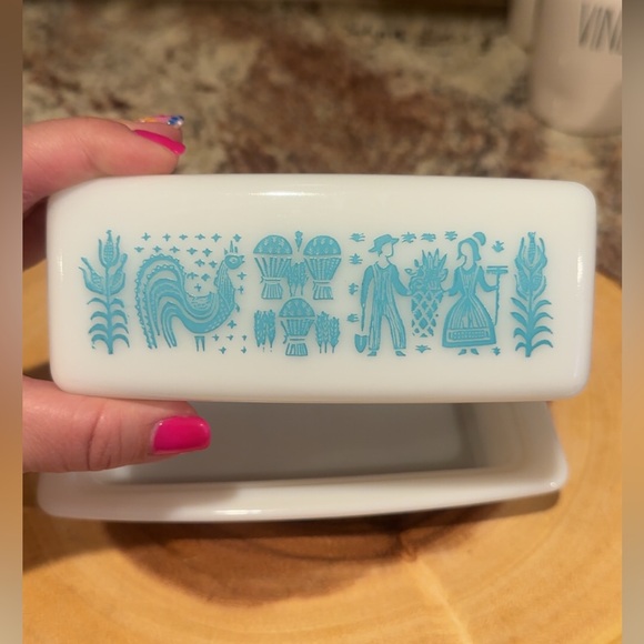 Pyrex Butter Dish - Picture 5 of 7